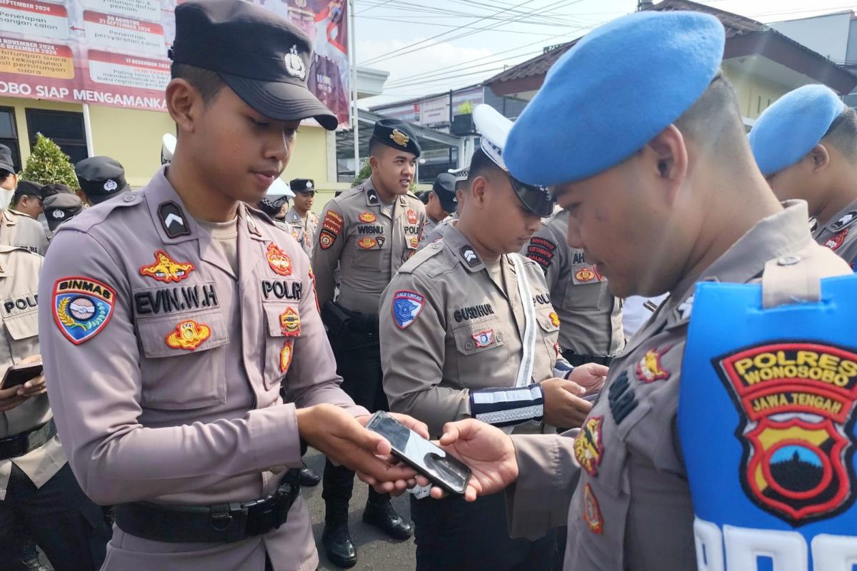 Polres Wonosobo periksa telepon seluler anggota antisipasi judi