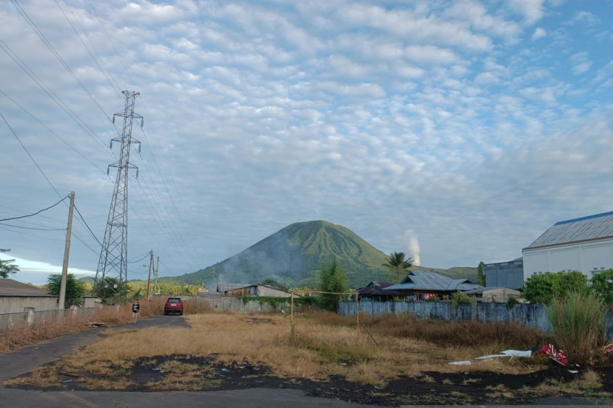 Gempa vulkanik Gunung Lokon di Tomohon meningkat