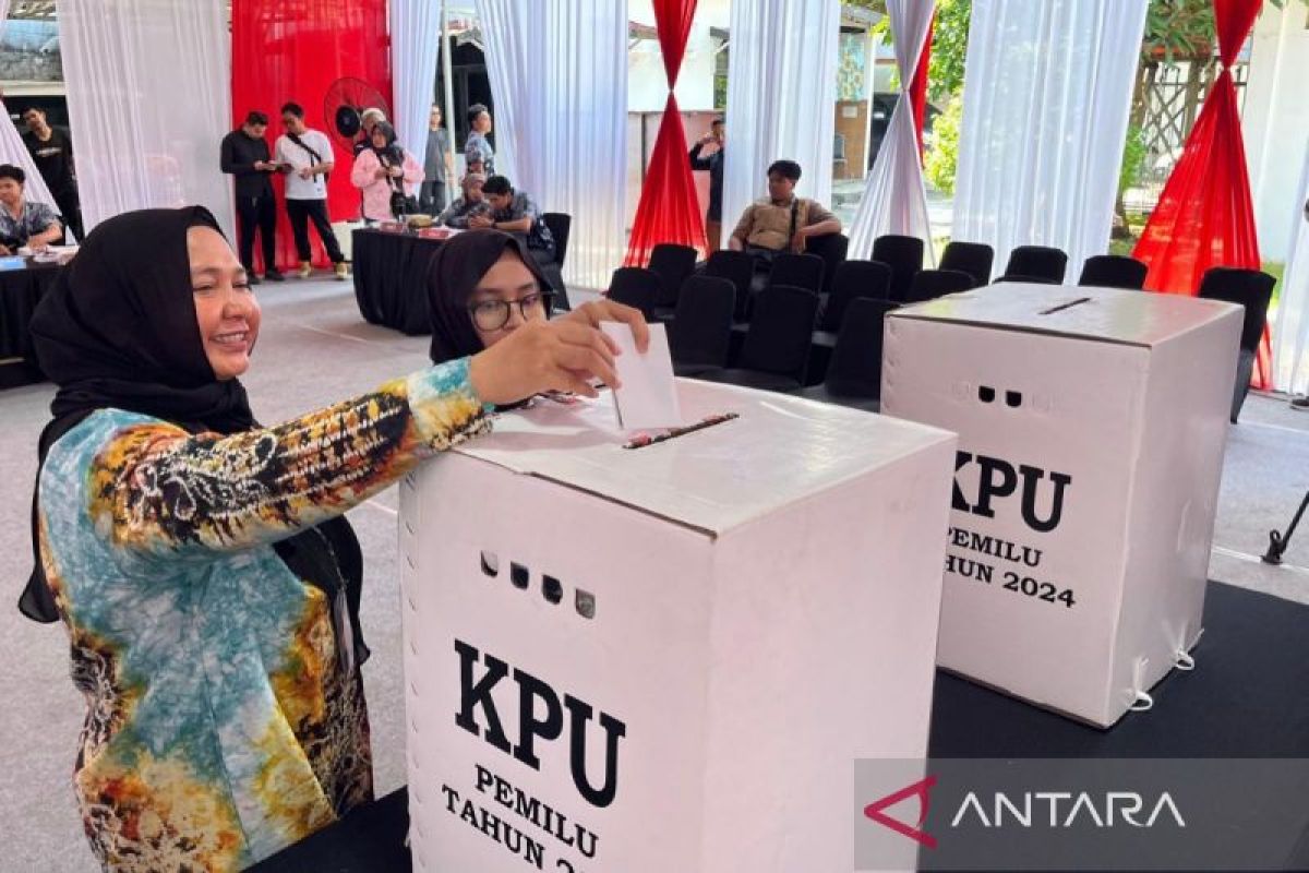 KPU Kalsel libatkan ratusan pemilih simulasikan pencoblosan pilkada