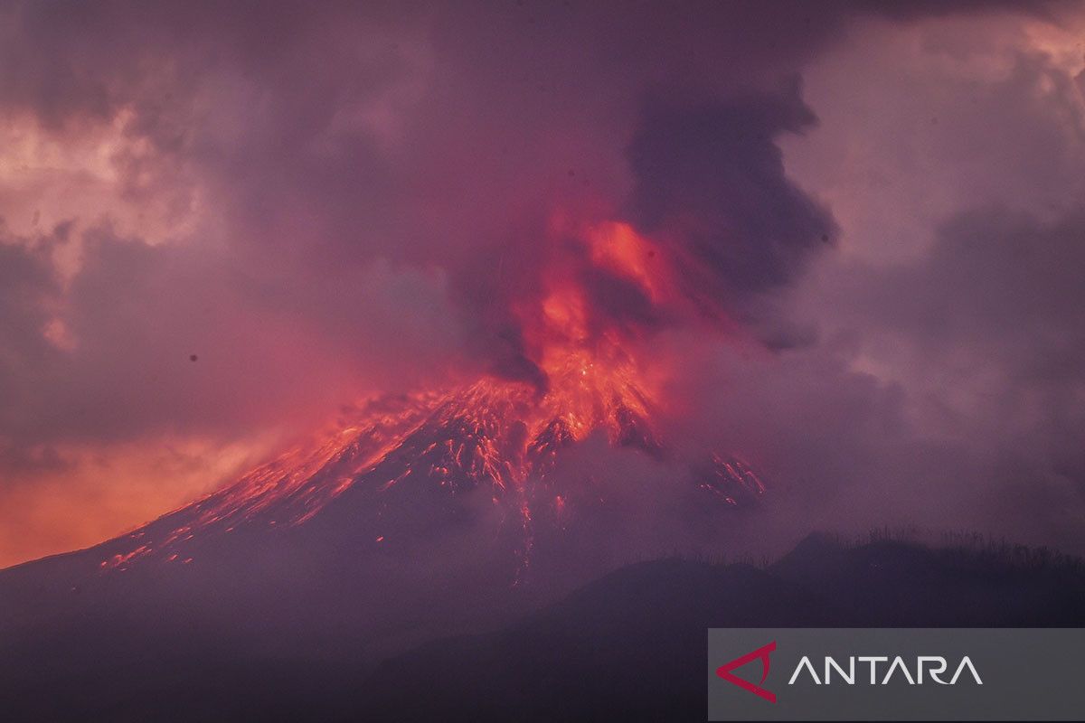 Hujan pasir erupasi Gunung Lewotobi