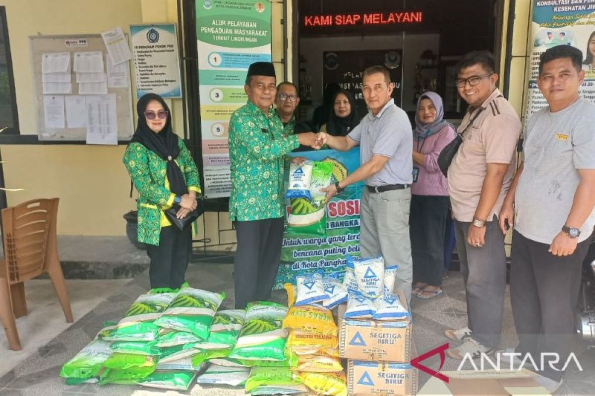 HAKLI Babel salurkan paket sembako korban banjir Pangkalpinang.