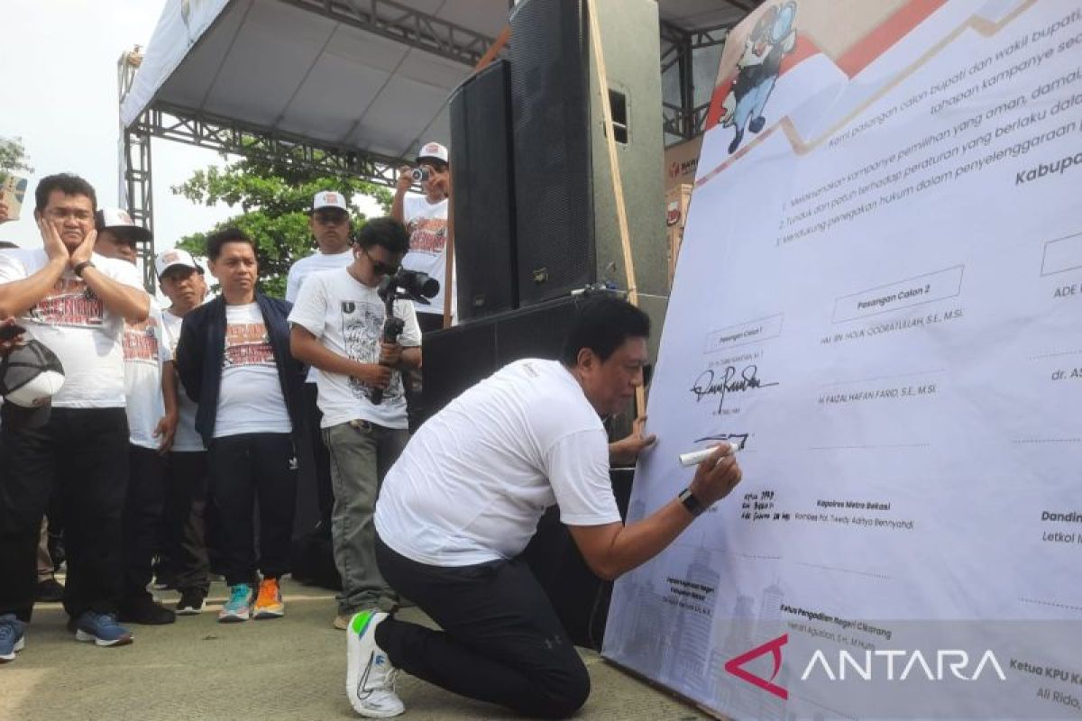 Bawaslu gelar deklarasi damai akbar Pilkada Kabupaten Bekasi 2024