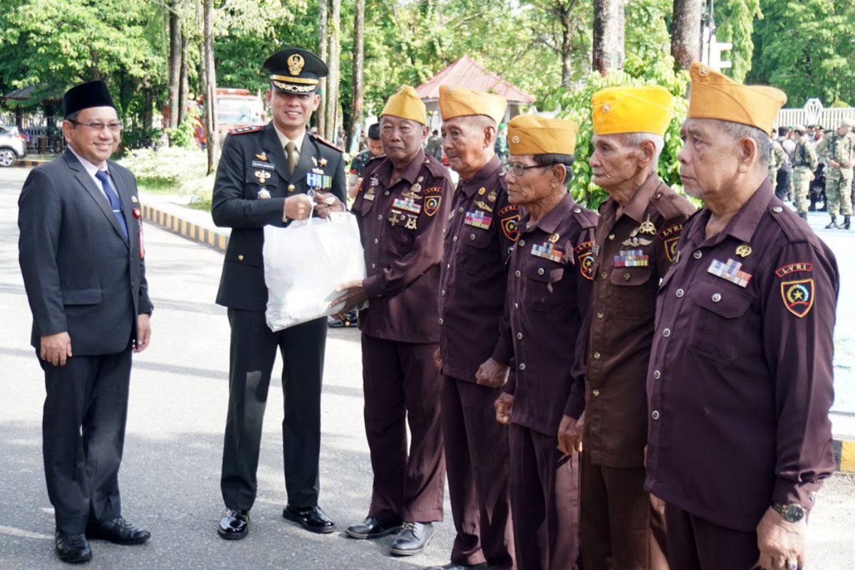 Dandim 1006/Banjar pimpin upacara Hari Pahlawan di Martapura