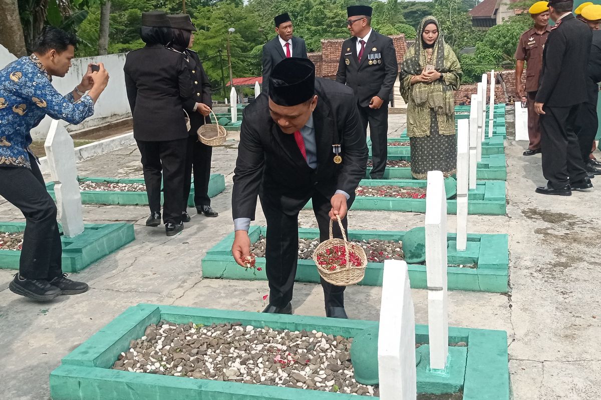 Pj Bupati Lebak mengharapkan Hari Pahlawan momen tumbuhkan patriotisme