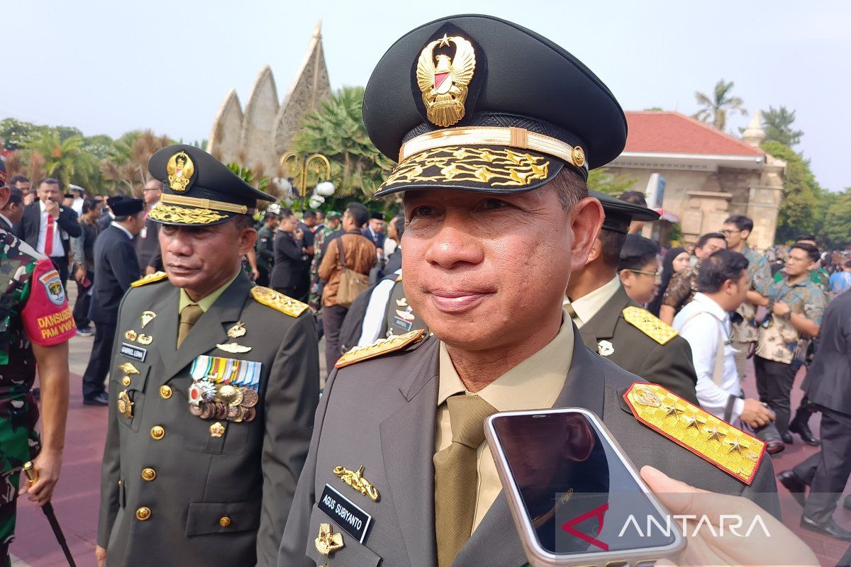 TNI buka dapur umum untuk korban erupsi Gunung Lewotobi