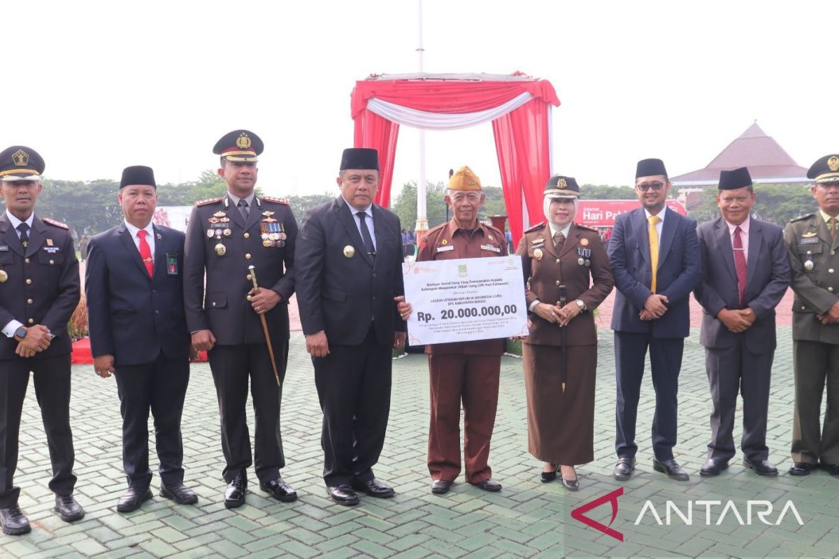 Pemkab Bekasi ajak generasi muda untuk perangi kemiskinan dan kebodohan