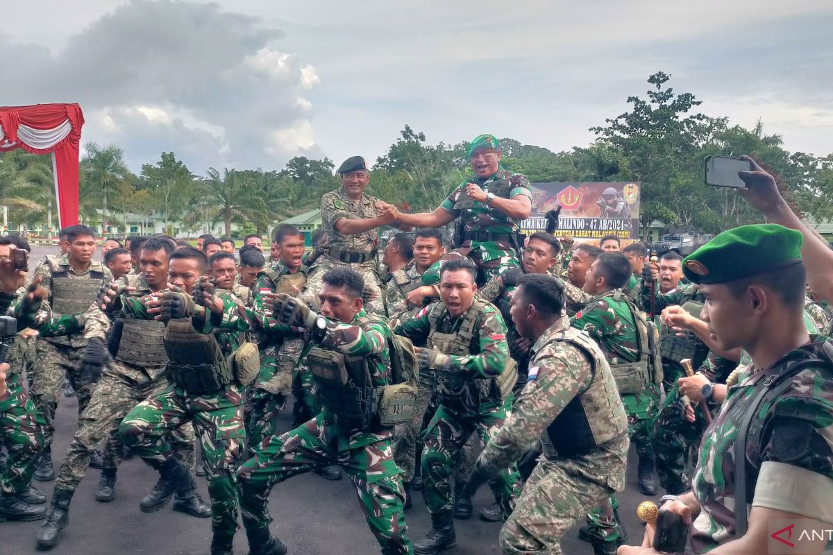 Pangdam XII/Tanjungpura bersama Panglima TDM tutup Latma Kekar Malindo Ke-47