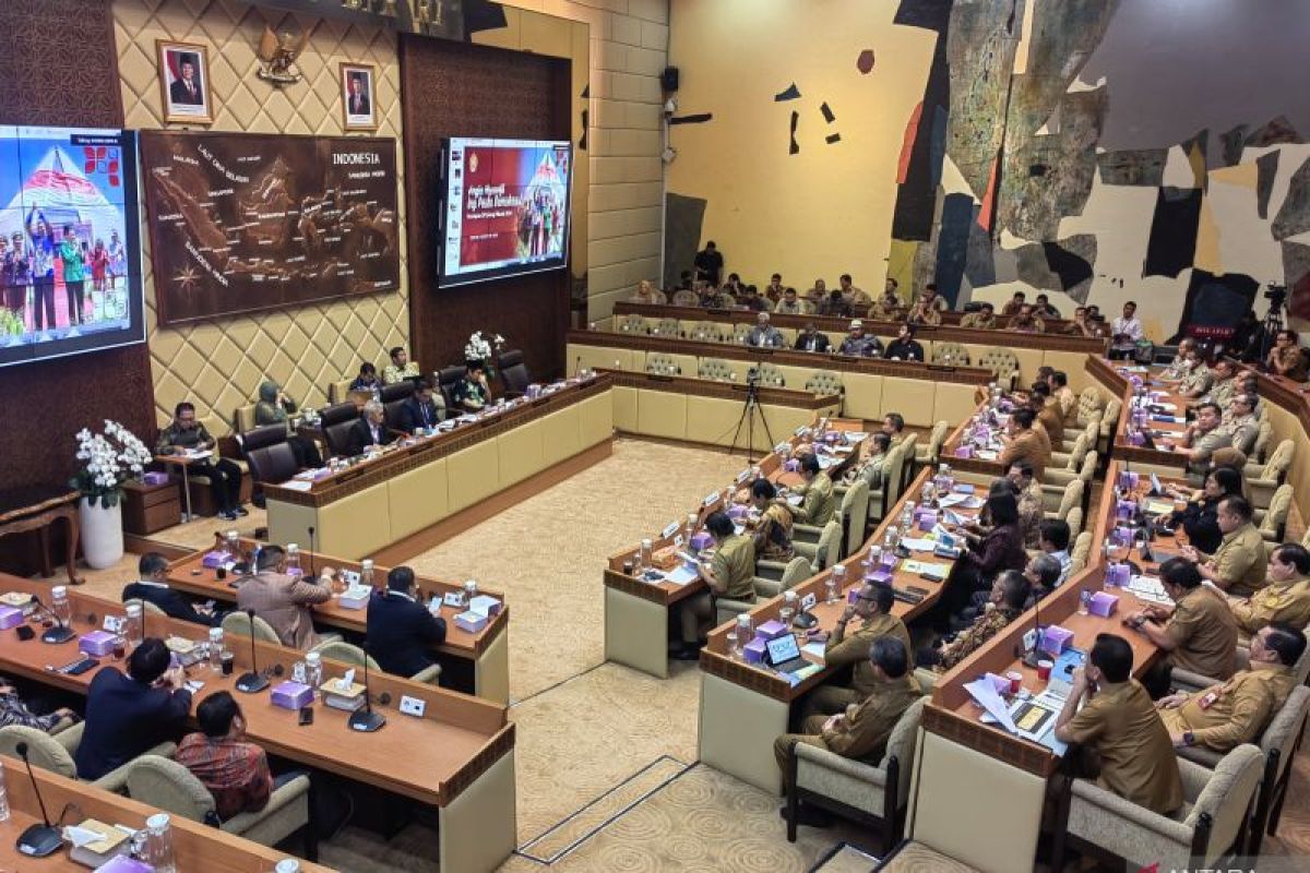 Komisi II DPR mulai panggil seluruh Pj gubernur terkait Pilkada 2024
