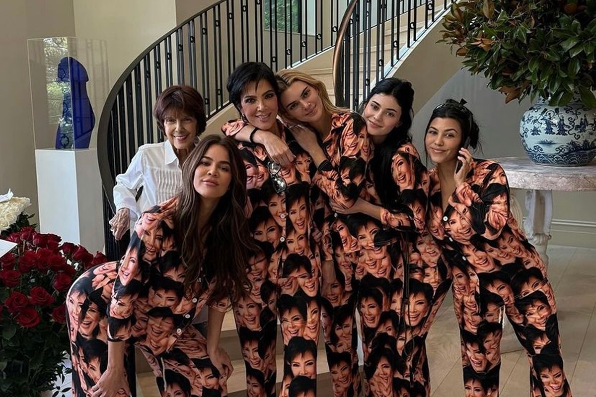 Kylie Jenner tampil natural tanpa makeup, warganet nostalgia ke era 2017