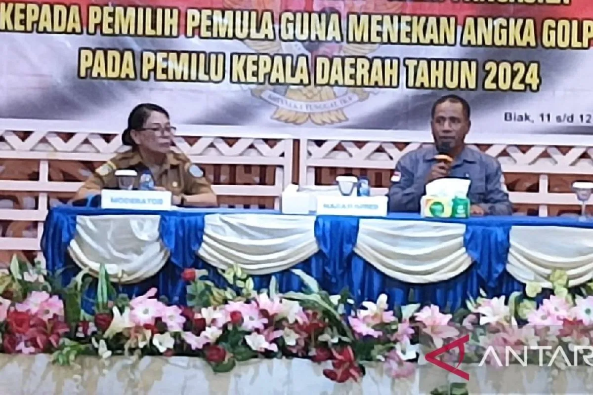 Bawaslu Biak melakukan pengawasan melekat atas sortir logistik pilkada