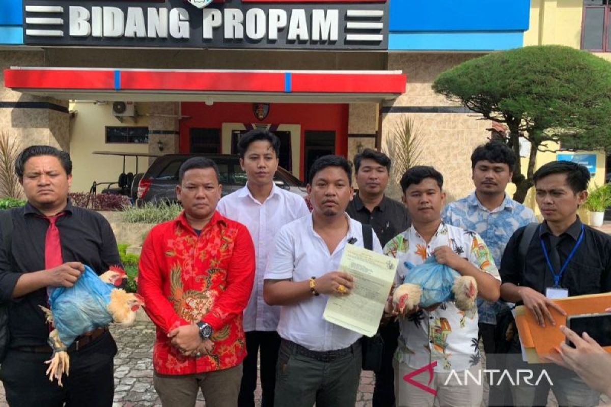 Dwi Ngai Sinaga laporkan Kapolres Taput ke Propam Polda Sumut