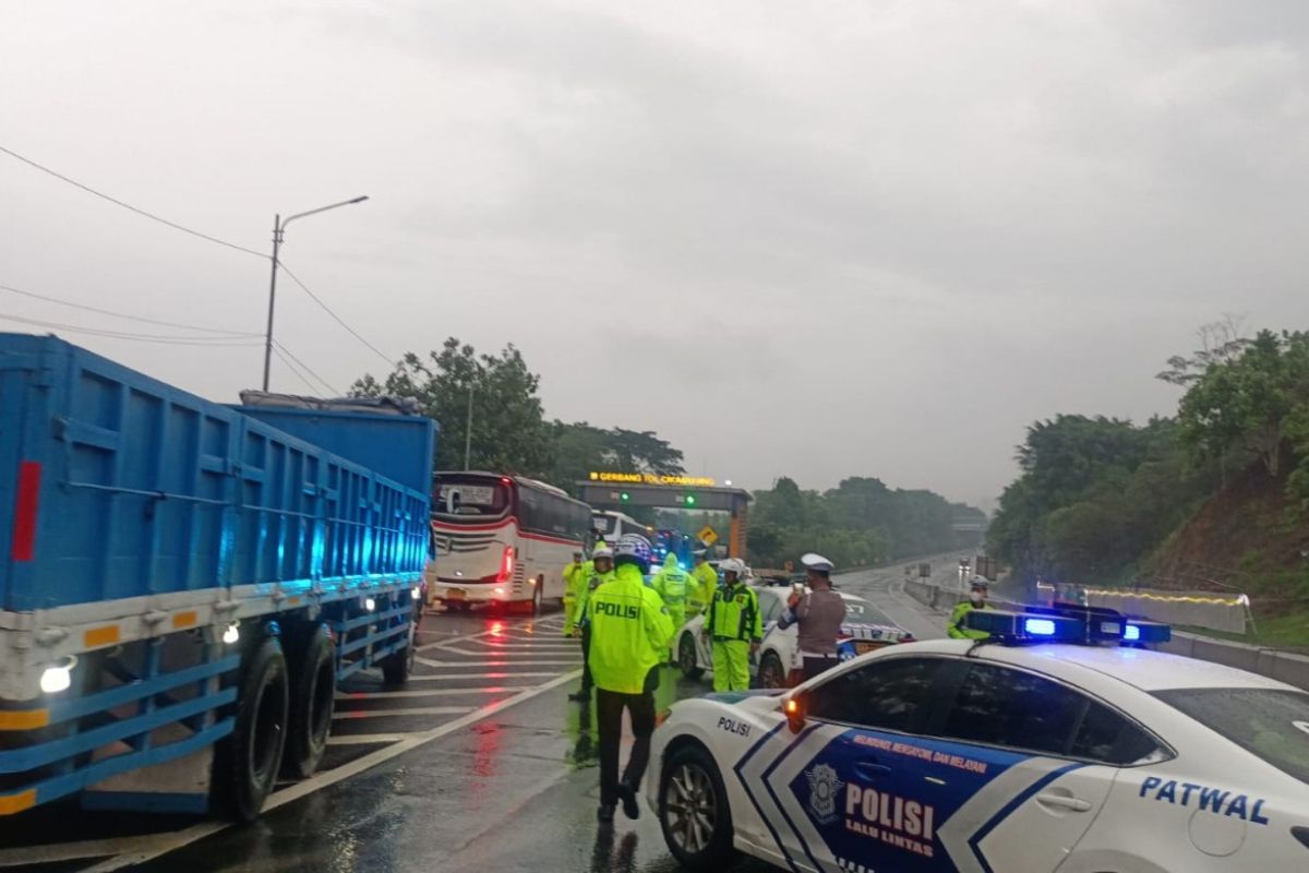 Jasa Marga sebut pihak kepolisian lanjutkan olah TKP kecelakaan di Tol Cipularang