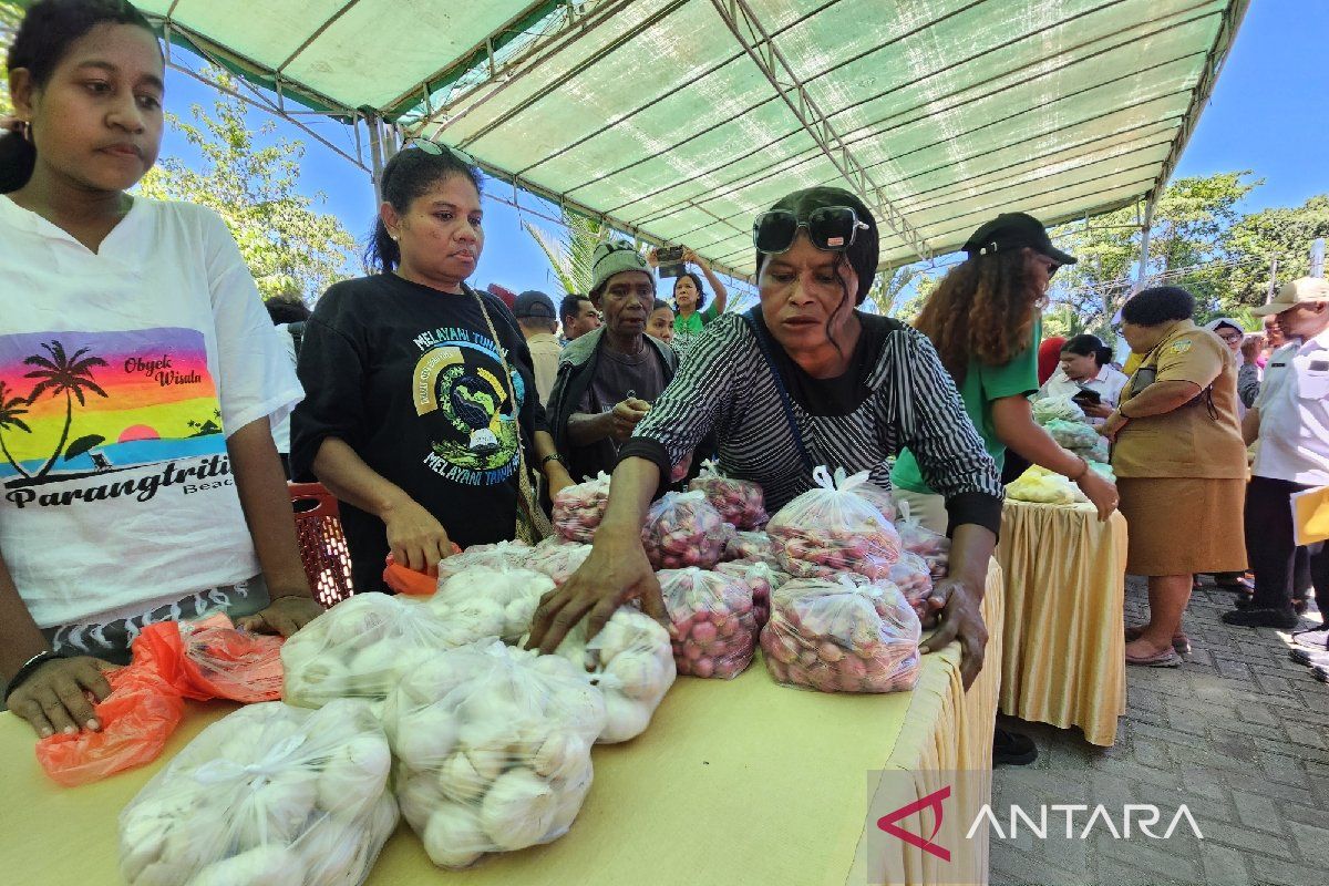 Pemprov Papua minta dua kabupaten fokus kendalikan harga bahan pokok