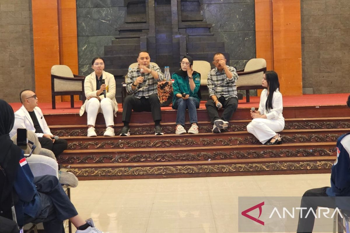 Mahasiswa UWKS Surabaya diskusi program calon Wali Kota Eri-Armuji