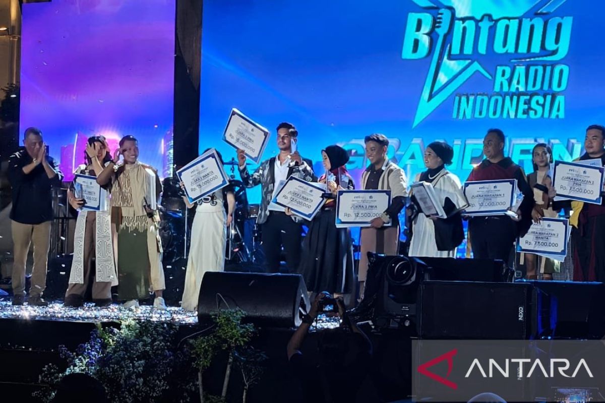 Sepuluh finalis beradu suara di Bintang Radio