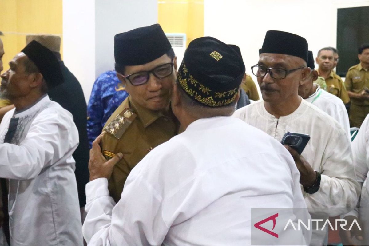 Pemprov Maluku beri bantuan ibadah umrah dan wisata religi bagi masyarakat bangun keimanan