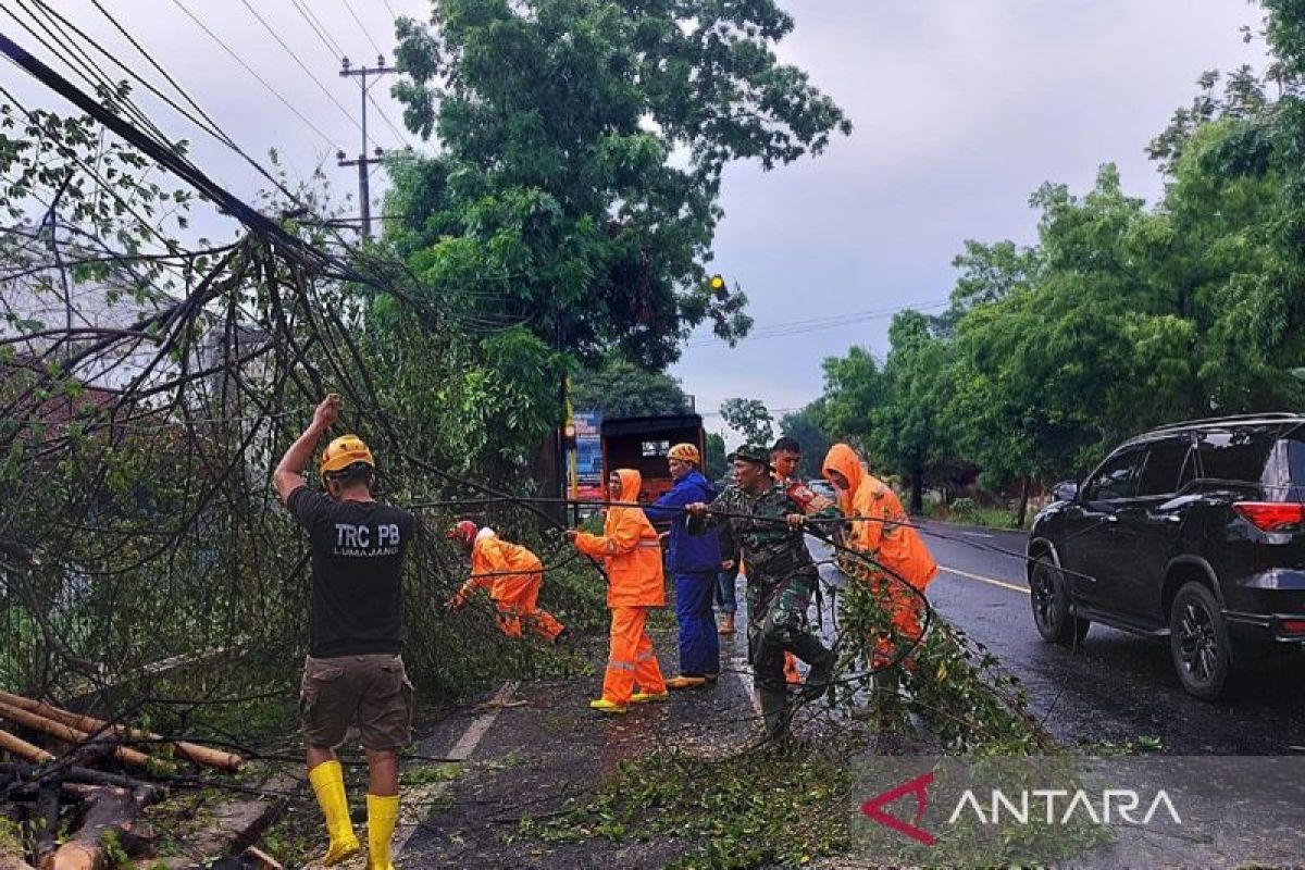 BMKG: Waspadai cuaca ekstrem di Jawa Tengah pada 11-13 November