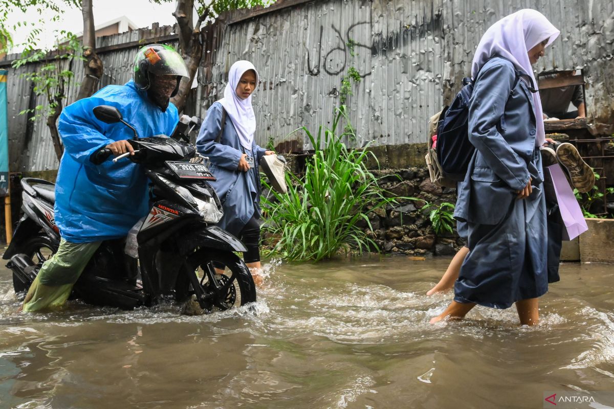 BNPB sebut beberapa daerah bersiaga antisipasi bencana hidrometeorologi