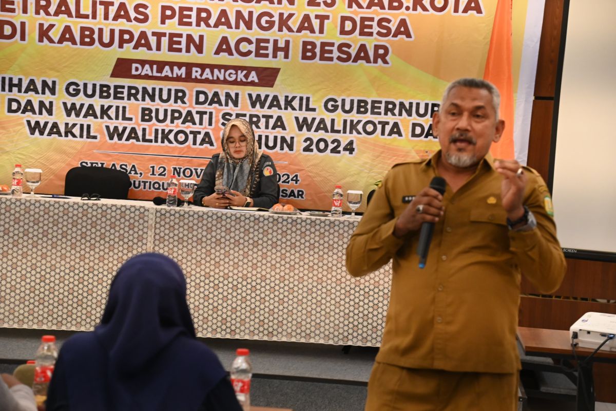 Pj Bupati Aceh Besar minta perangkat desa jaga netralitas di Pilkada 2024