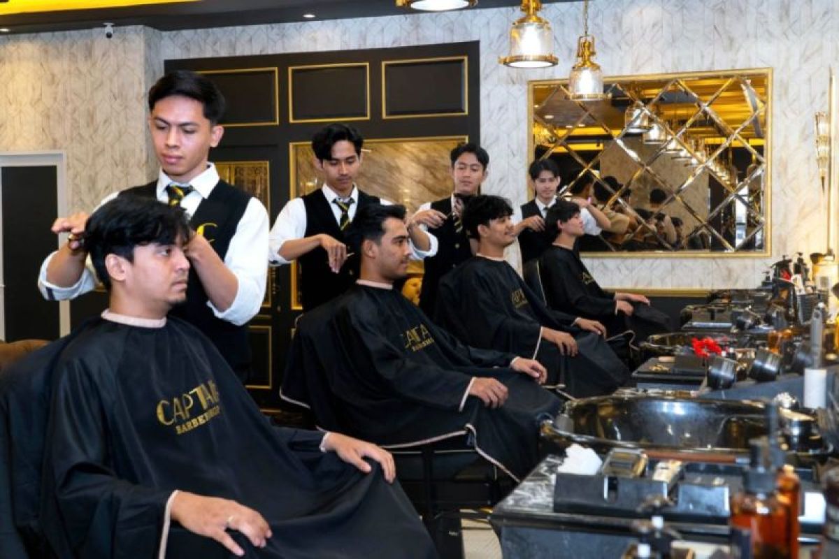 Lima rekomendasi barbershop di Surabaya untuk tampil Lebih 