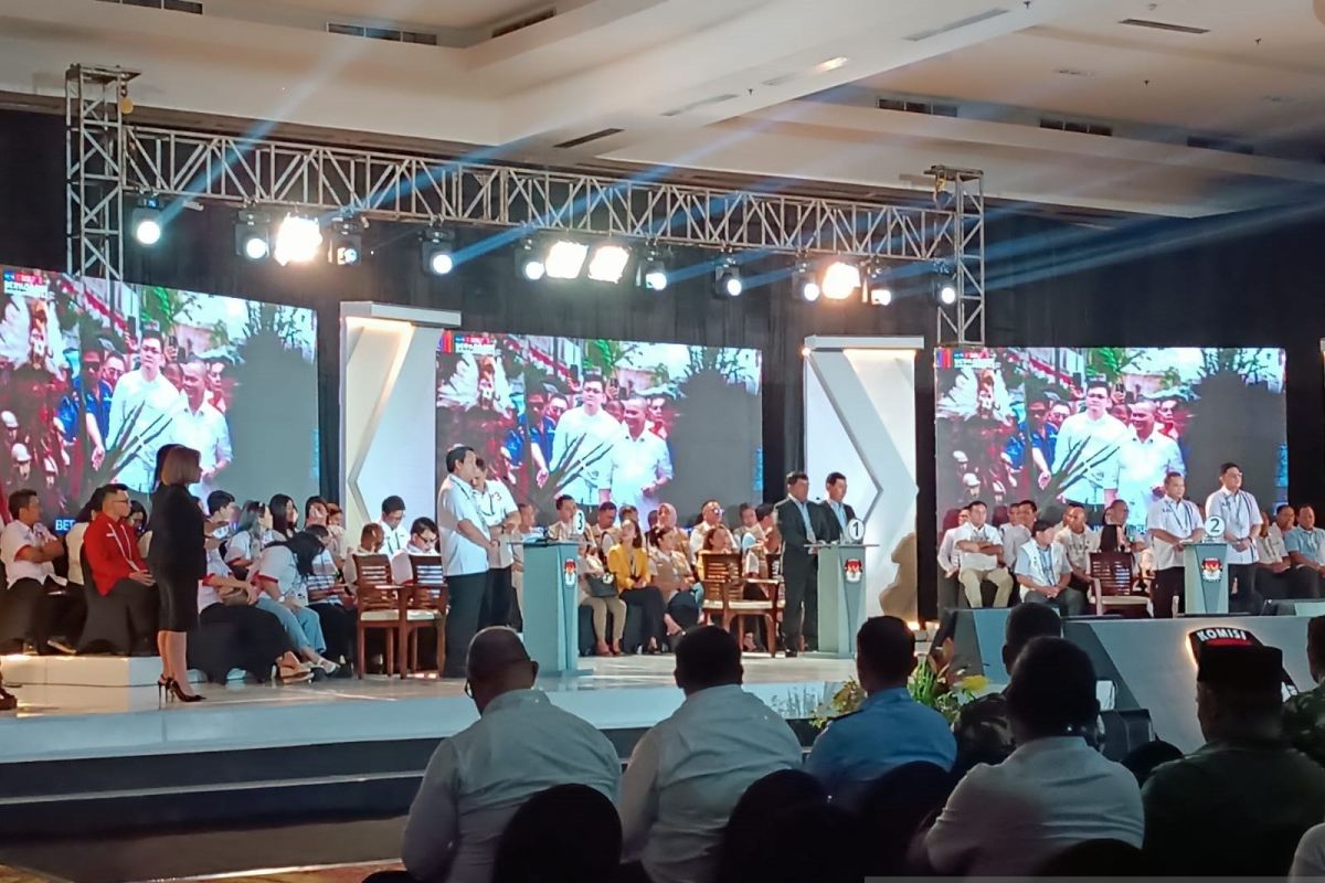 Debat publik: Elly-Hanny sajikan tata kelola pemerintahan berkualitas