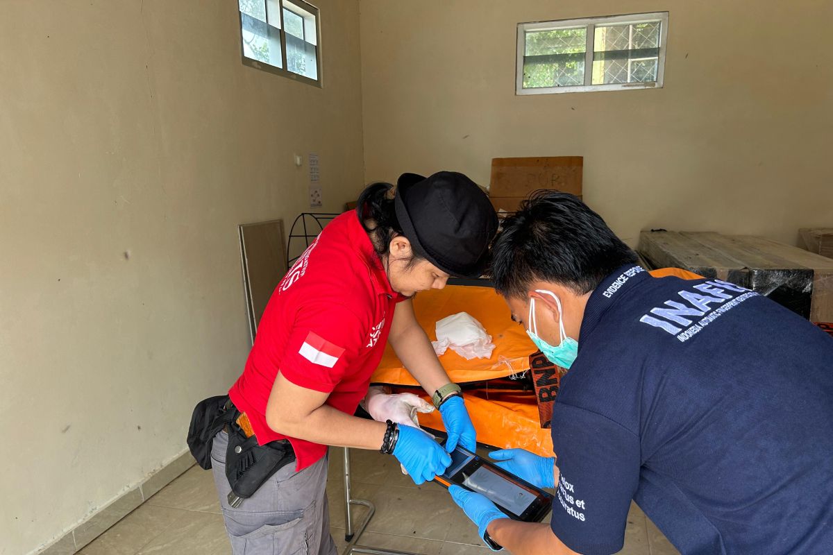 Polisi berhasil identifikasi mayat terapung di laut Pesisir Barat