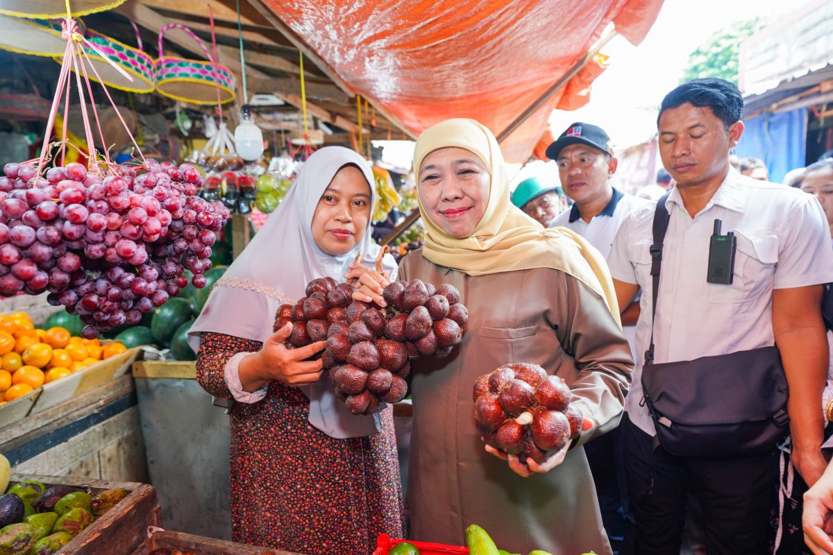 Selama tahapan Pilkada 2024, Khofifah sambangi 34 pasar di Jawa Timur