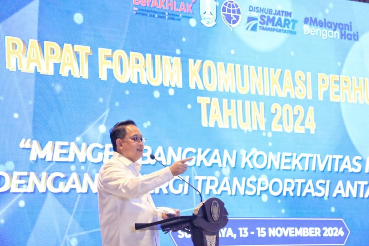 Pj Gubernur Jatim selenggarakan rapat Forum Komunikasi Perhubungan 2024