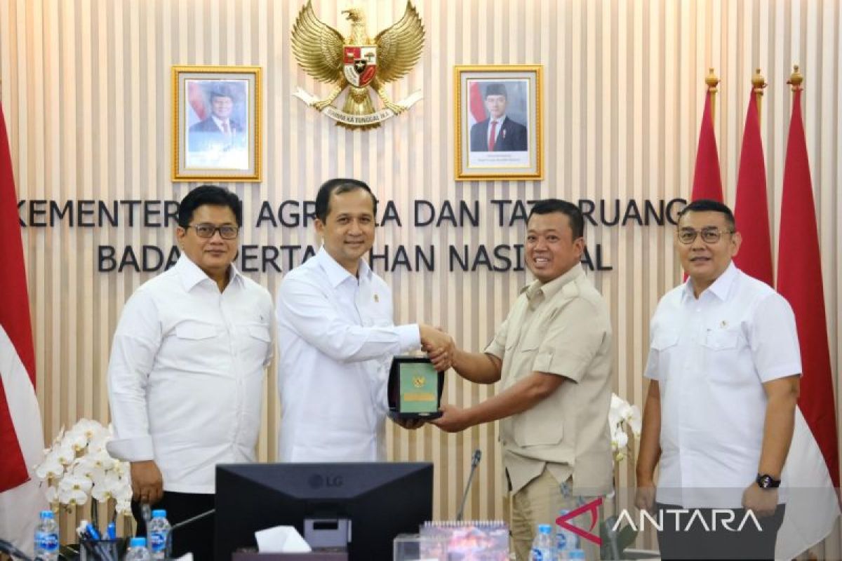 Menteri Nusron dan Menteri Transmigrasi sepakat manfaatkan tanah telantar untuk transmigrasi