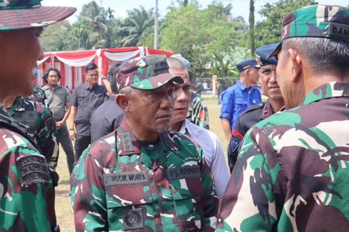 Pj Bupati Dampingi Danrem 042/Gapu, Tutup TMMD ke-122