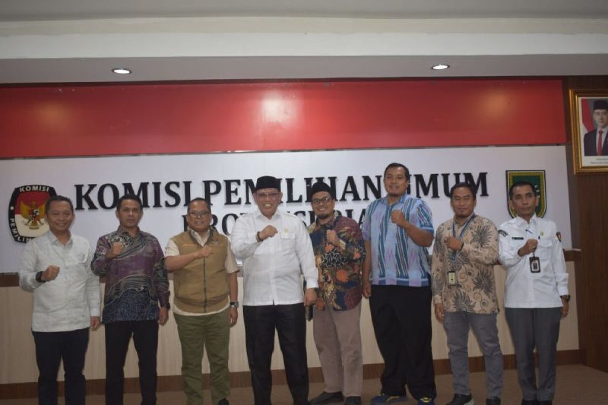 KPU dan Bawaslu Riau Sampaikan Aspirasi ke Kyai Mursyid Agar Lembaga Mereka Tidak Ad Hoc