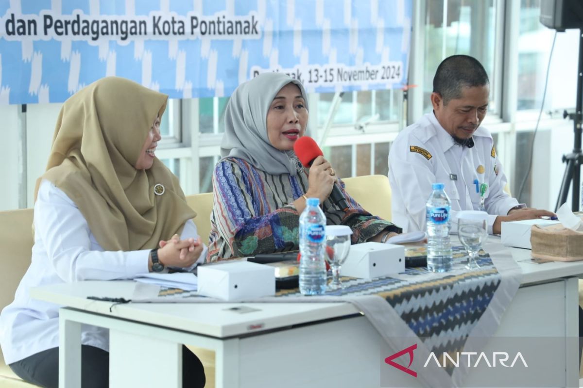 Diskumindang hadirkan pelatihan pembuatan miniatur ikon Kota Pontianak