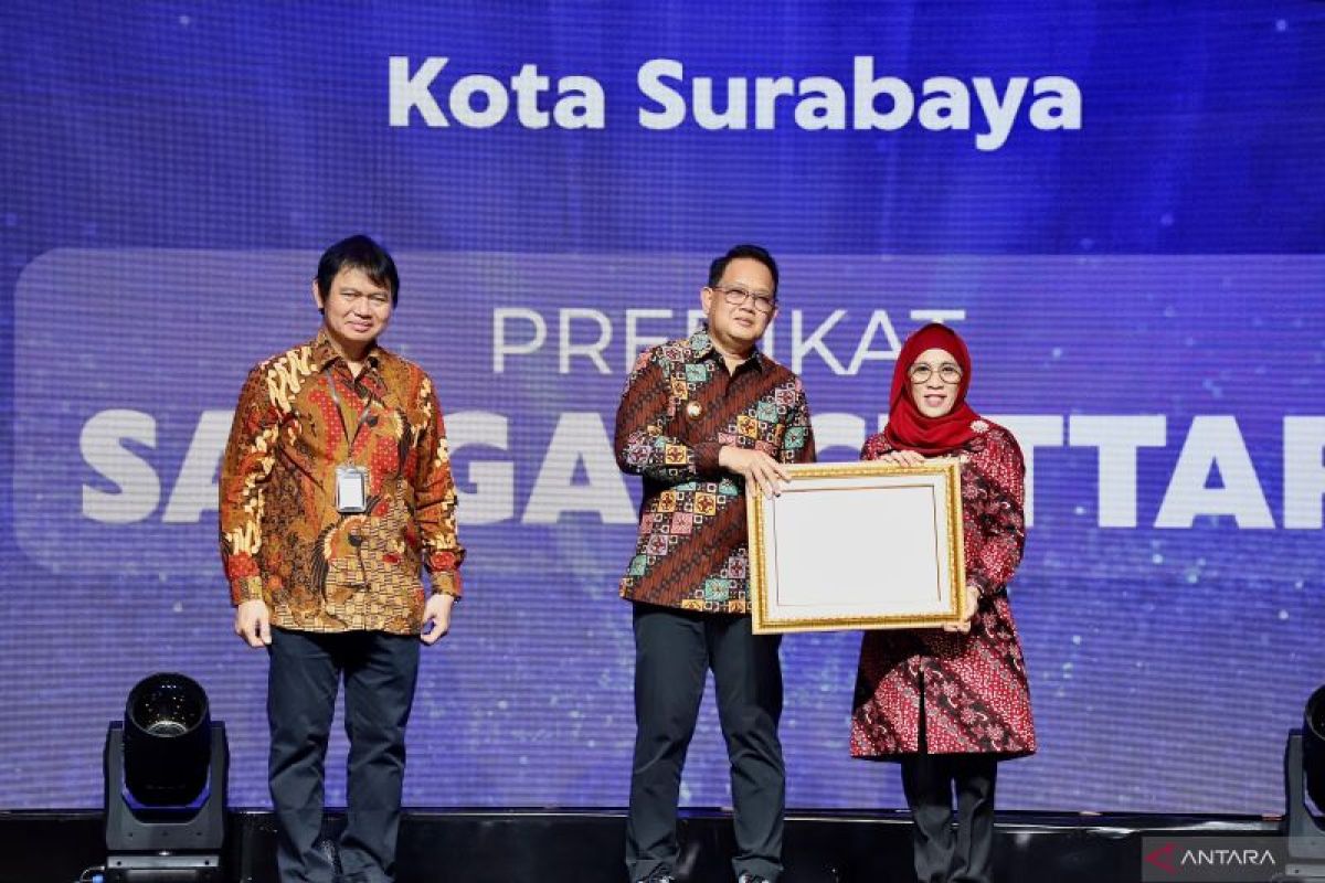 Miliki aplikasi sistem integrasi, Pemkot Surabaya raih penghargaan dari Pemprov Jatim