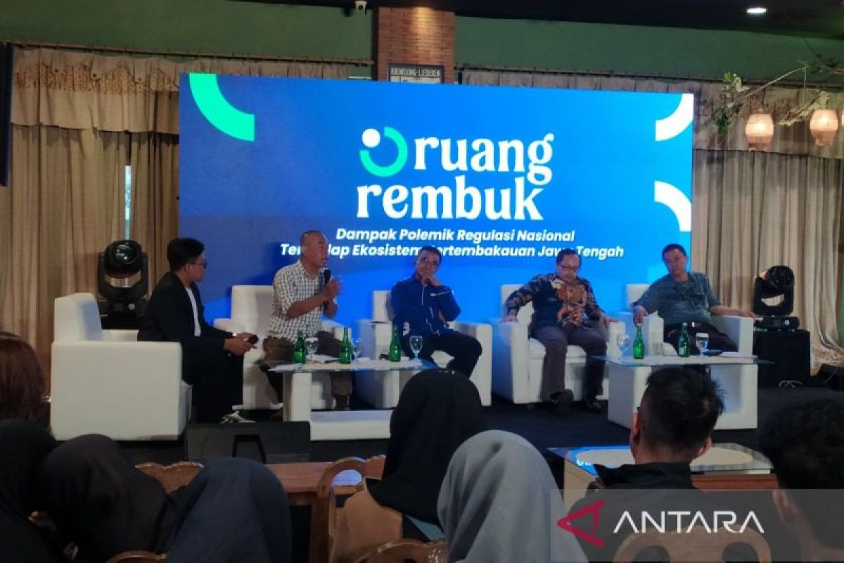 Pengamat kebijakan publik soroti aturan kemasan rokok polos