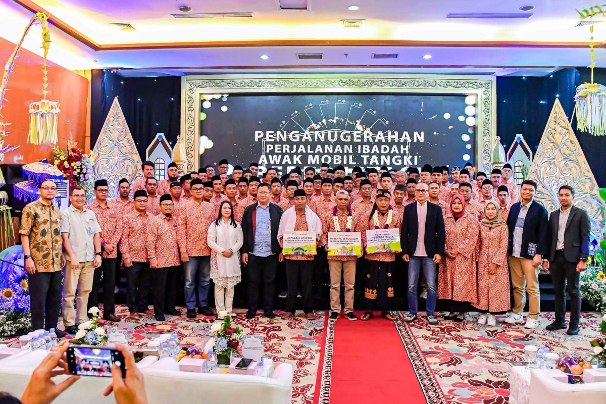 Elnusa Petrofin beri reward perjalanan ibadah pekerja berprestasi