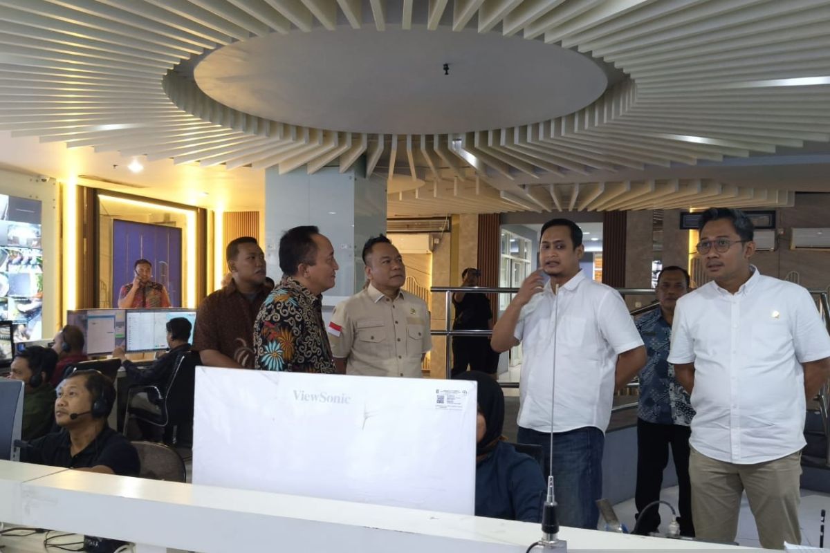 Komisi A DPRD Surabaya evaluasi kinerja Command Center 112