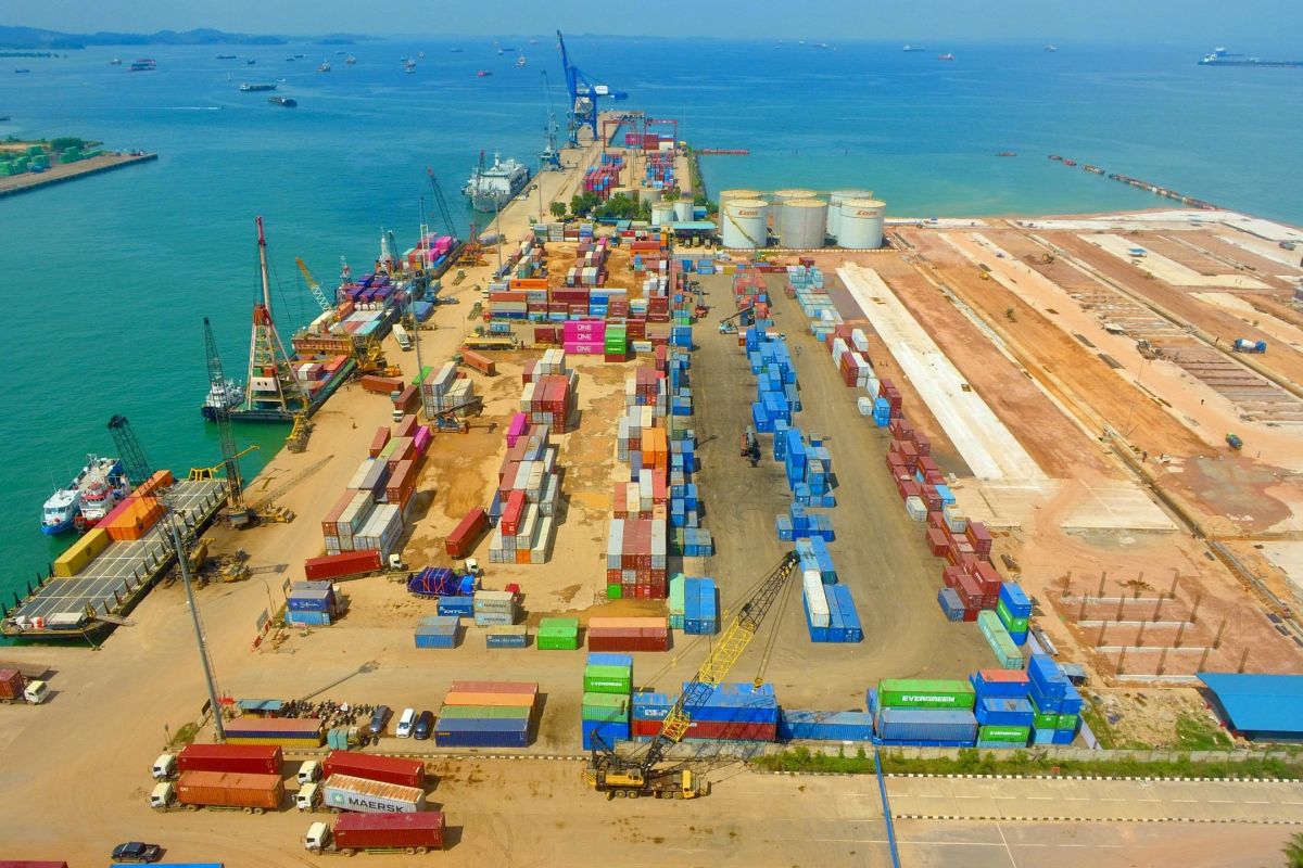 Pembangunan Container Yard meningkatkan kapasitas logistik Batam