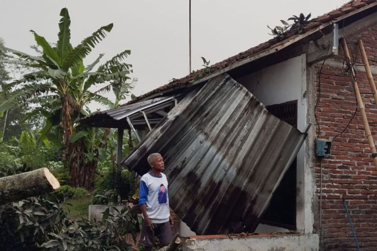 BMKG: Waspadai cuaca ekstrem di Jateng pada 21-23 November