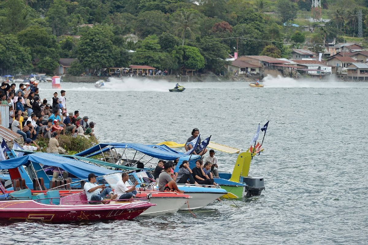 Pj Gubernur: Masyarakat antusias saksikan  Jetski 2024 di Danau Toba