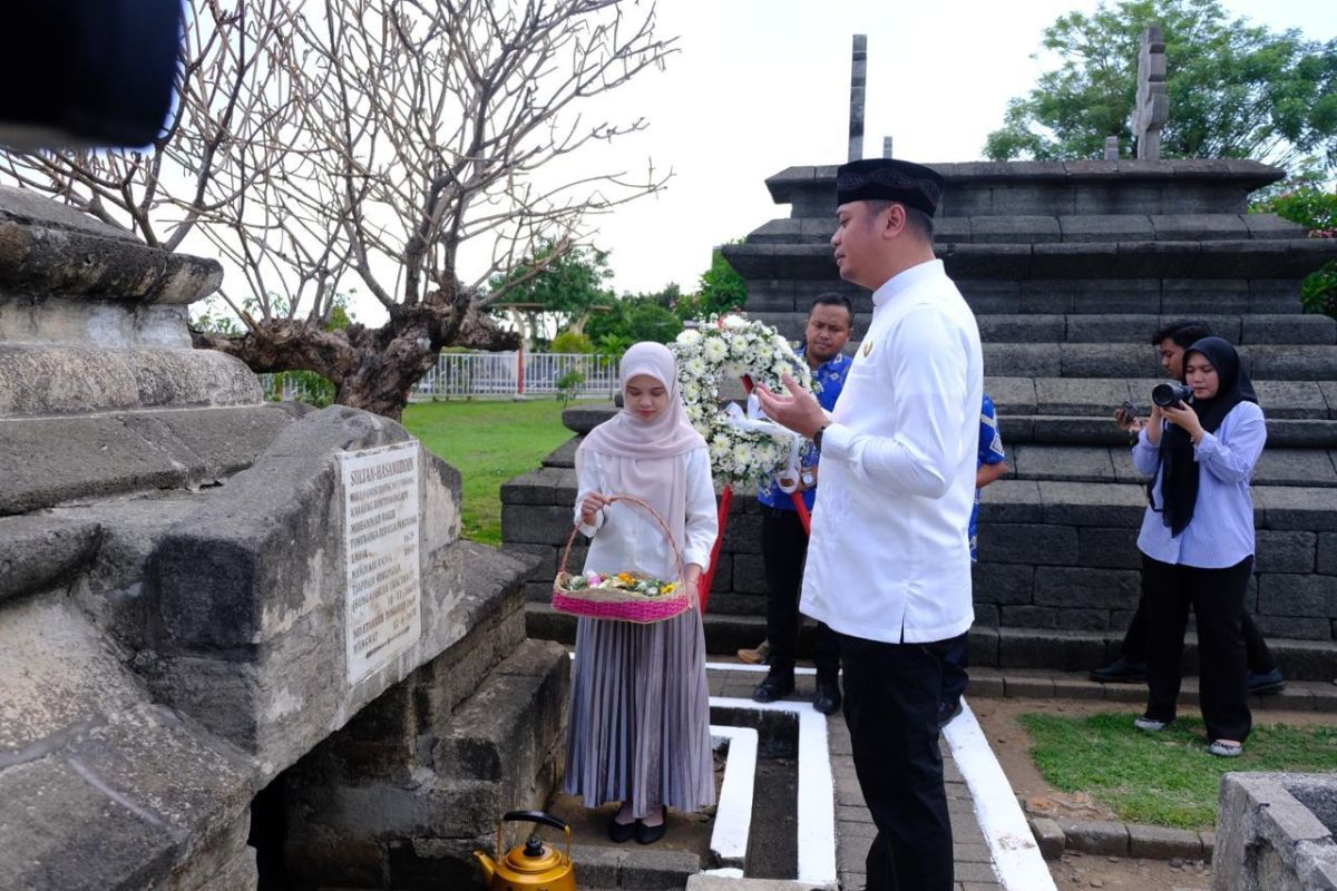 Bupati ziarah ke makam pahlawan peringati HUT ke-704 Gowa