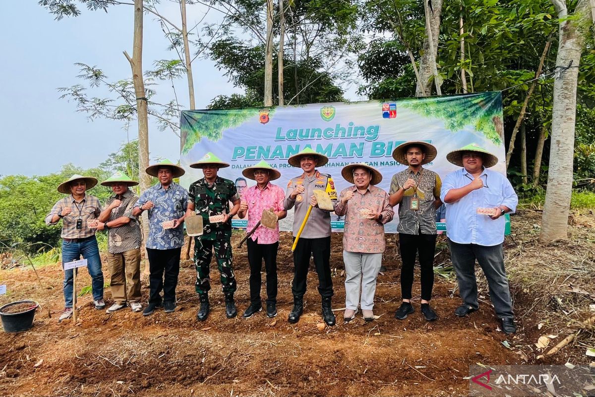 Polresta Bogor Kota tanam jagung pada lahan tidak produktif di Rancamaya