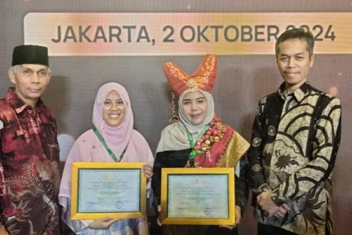 Dua Sekolah di Kota Padang Panjang Terima Penghargaan Adiwiyata Nasional 2024