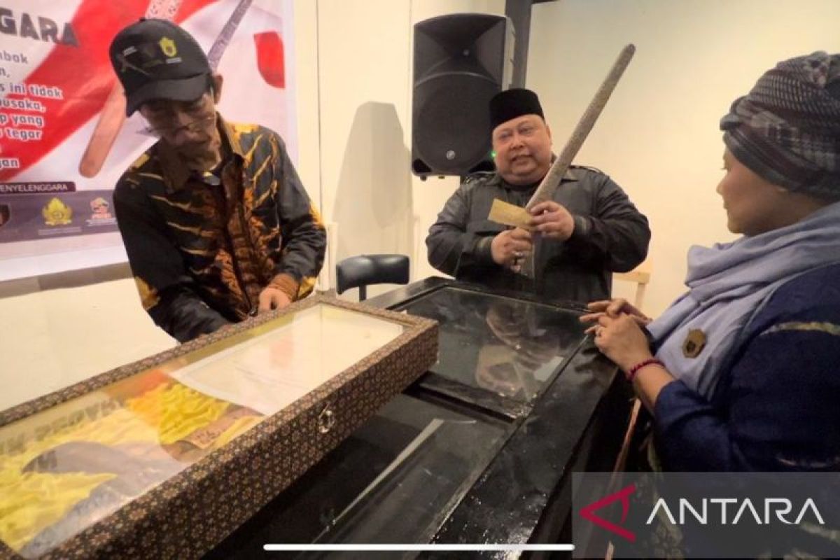 Keris milik Presiden Prabowo dipamerkan di Balai Pemuda Surabaya