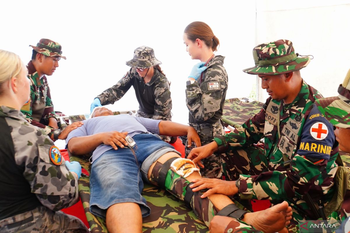 TNI dan ADF/Australia adakan latihan evakuasi warga sipil di Situbondo