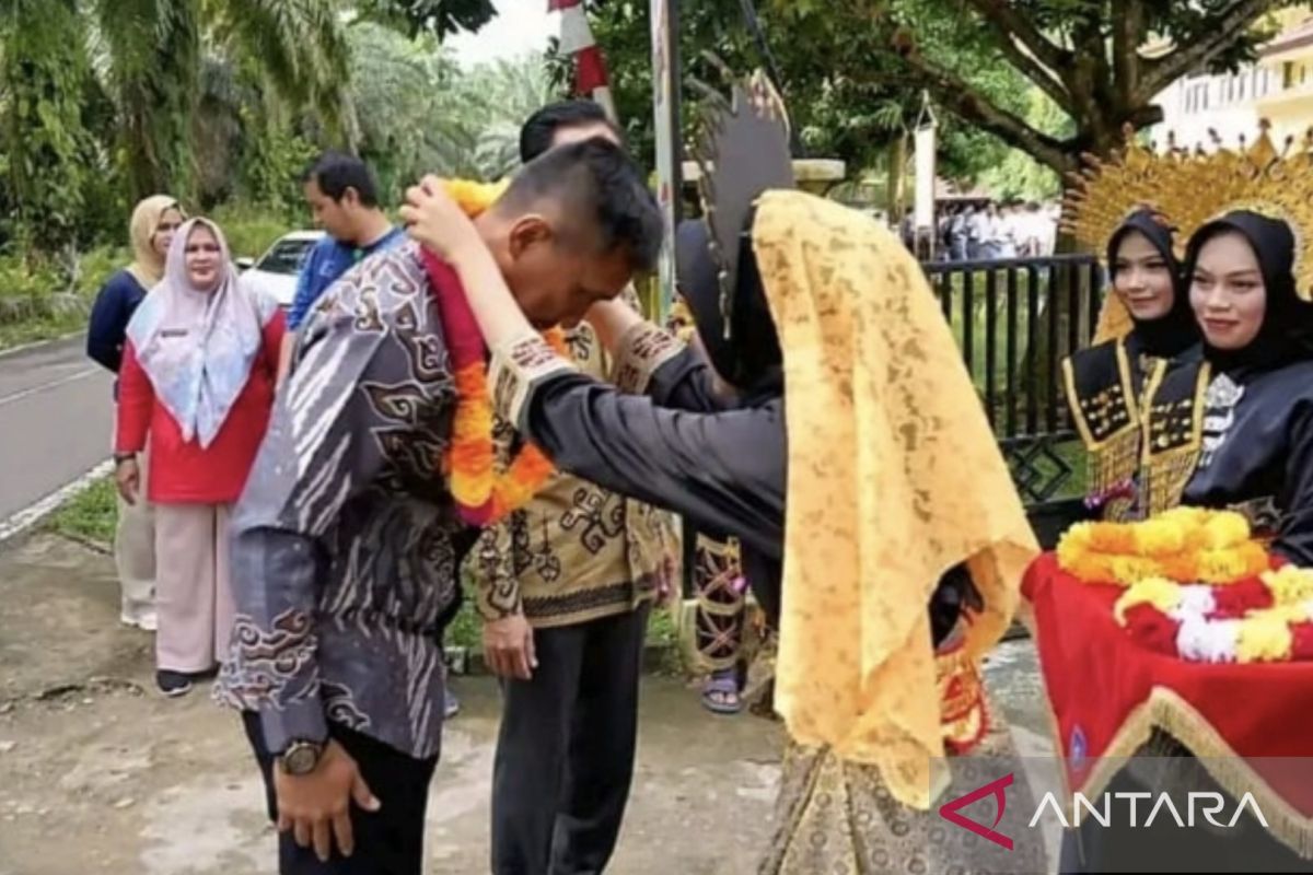 Pjs Bupati motivasi siswa SMAN 1 Sentajo Raya semangat berprestasi