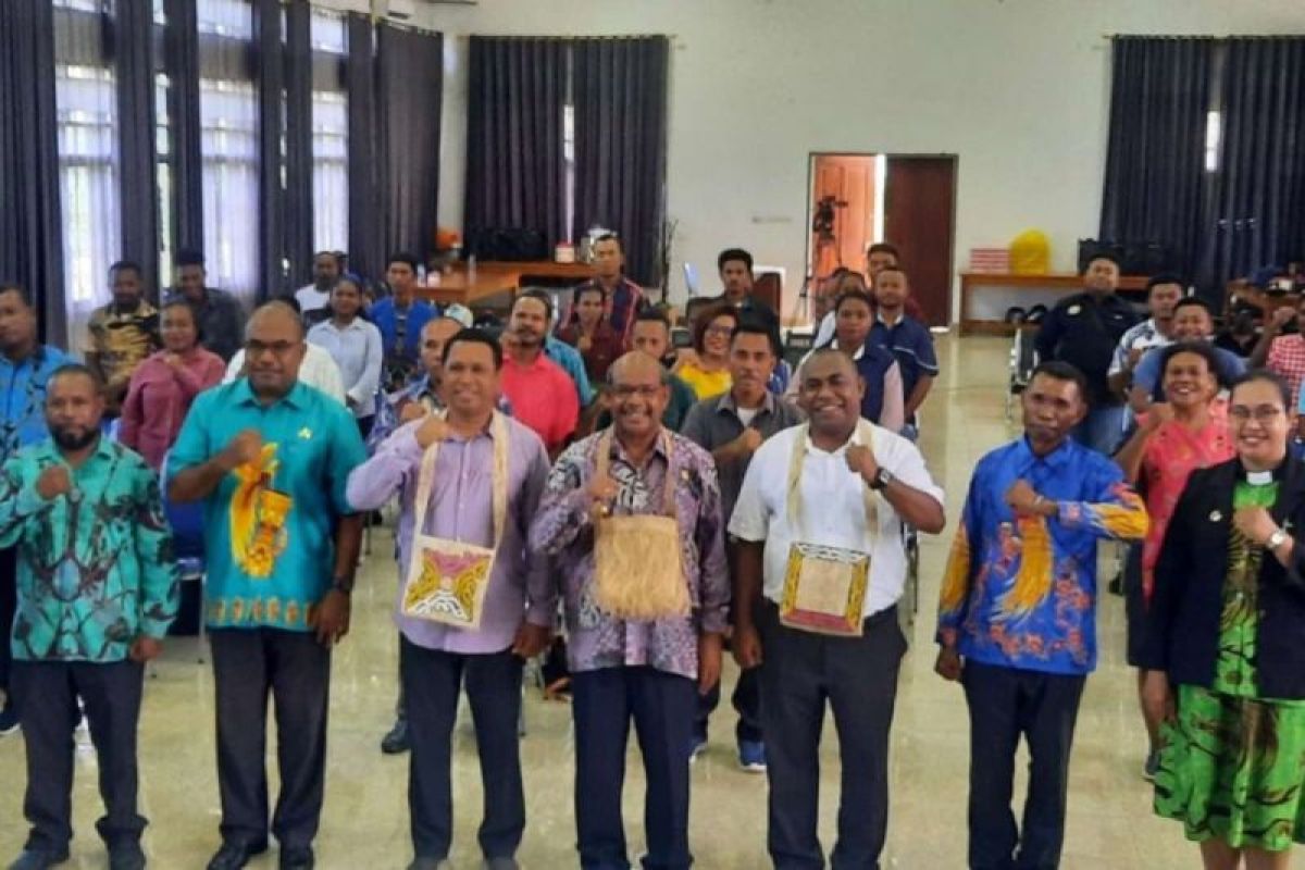 Bupati Teluk Wondama ajak pemuda GKI jaga aset tanah gereja