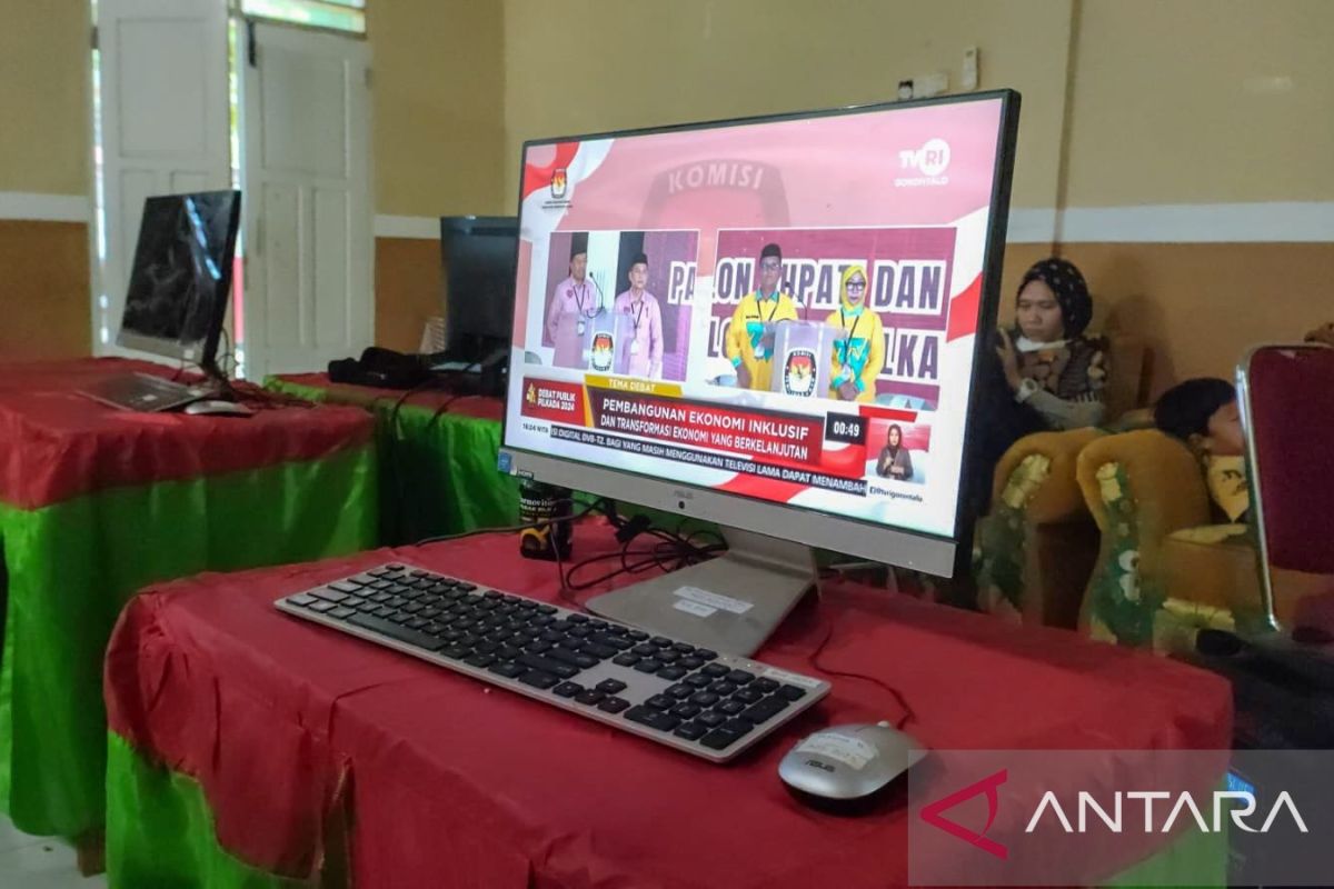 Warga Gorontalo Utara antusias nonton bareng debat paslon