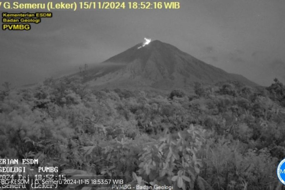 Gunung Semeru erupsi lagi disertai letusan setinggi 400 meter