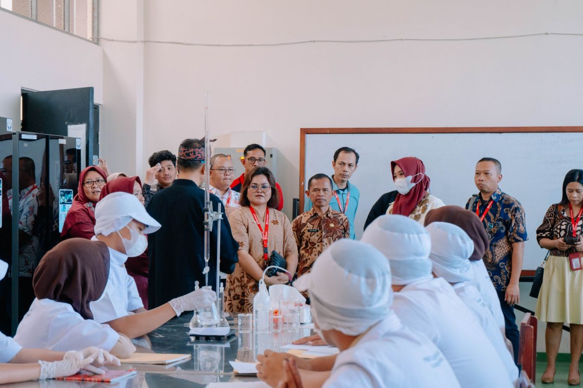 Alfamidi Class hadir di 15 Provinsi, lulusannya siap kerja