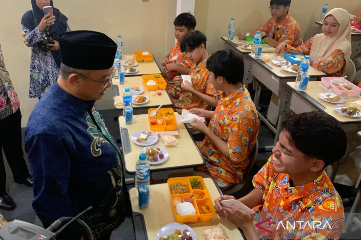 Mendikdasmen harap program makan siang gratis jadi pendidikan karakter siswa